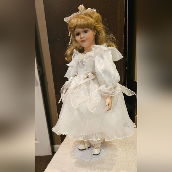PORCELAIN DOLL (MOSTLY) - Picture 1 of 3